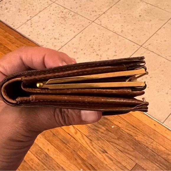 Authetic LV Frenchkiss lock wallet - Picture 8 of 9